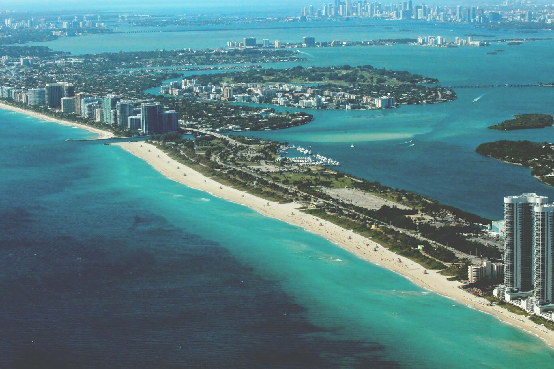 Best Miami Neighborhoods for Luxury Vacation Stays