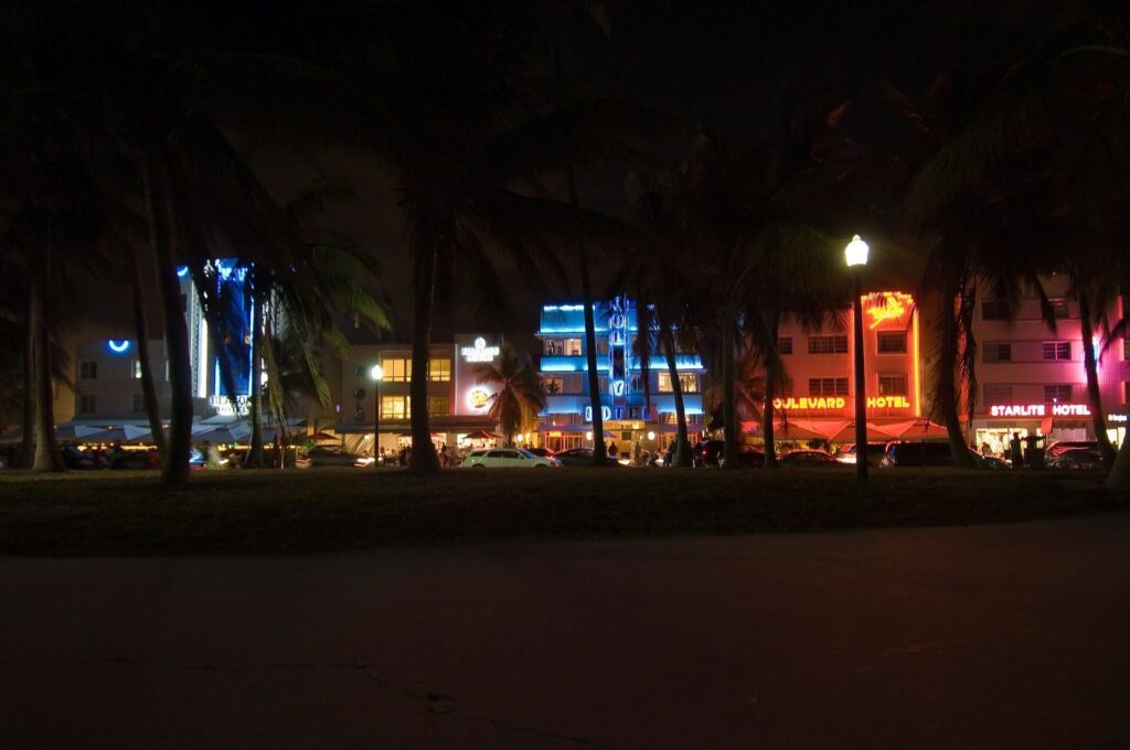 Top Luxury Beach Clubs and Pool Scenes Near MakVacation Properties